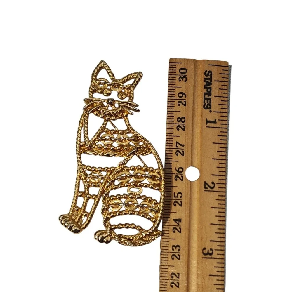Vintage Signed AJC Gold Tone Chain Whiskers Cute Cat Kitty‎ Brooch Pin
